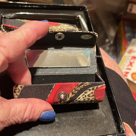 Stunning Trio by Nicole Miller, in original box. - Picture 3 of 7